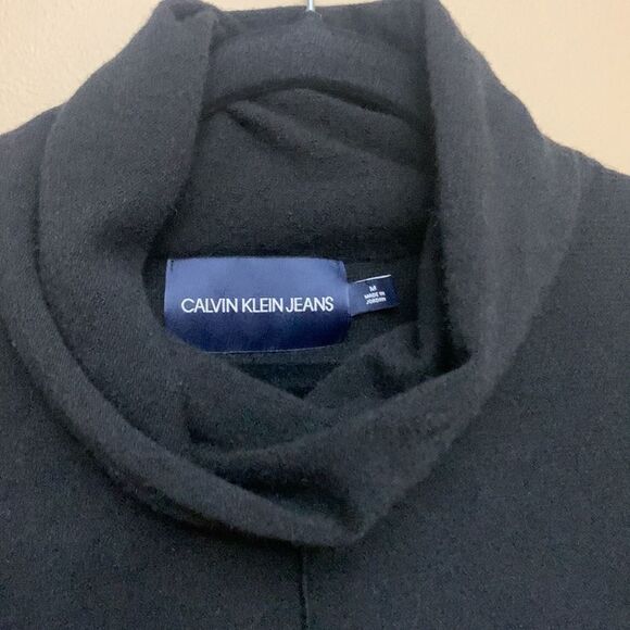 Calvin Klein Black Turtleneck Sweater Size Medium - Picture 2 of 6